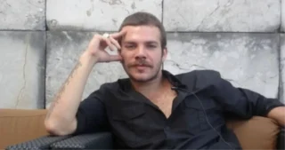 Tolga Karel Kimdir? Ünlü Oyuncunun Hayatı ve Kariyeri