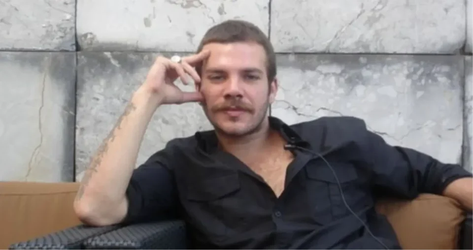 Tolga Karel Kimdir? Ünlü Oyuncunun Hayatı ve Kariyeri
