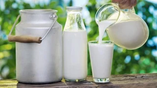 Understanding Raw Milk: Benefits, Risks, and Safe Consumption