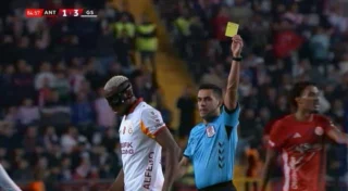 Victor Osimhen cezalı duruma düştü