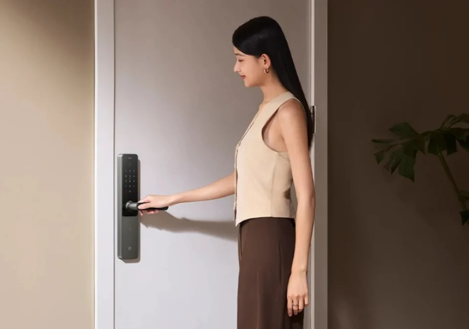 Xiaomi Smart Door Lock G100 Yapay Zekâ Destekli Akıllı Kapı Kilidi Tanıtıldı