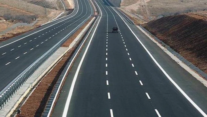 Yol yapım ve onarım çalışmaları nedeniyle bazı güzergahlarda ulaşım kontrollü sürüyor