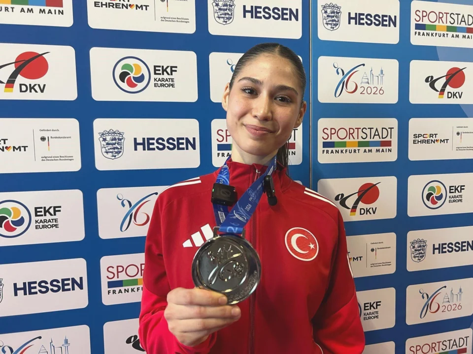 Zümra Rezzan İm Avrupa Karate Şampiyonası’nda gümüş madalya kazandı